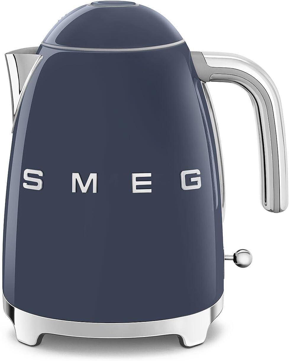 Smeg Wasserkocher, 2400 W, 1.7 L, Navy Blue, KLF03NBEU, Soft-Opening-Kannenverschluss, Herausnehmbarer Anti-Kalkfilter aus Edelstahl
